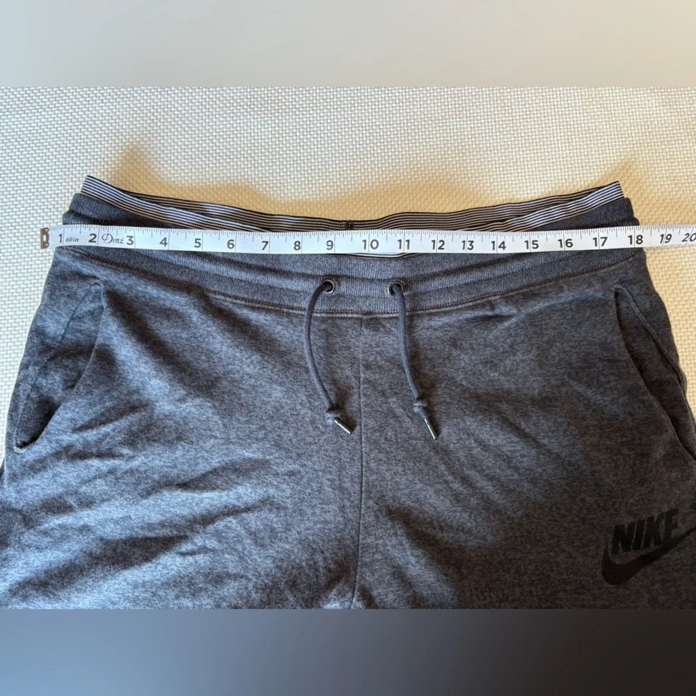Nike Large Cotton Dark Grey SweatPants Elastic Waist Tapered Draw String Pockets